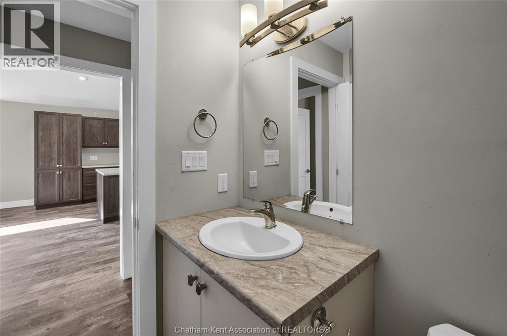 Photo 20 of 106 Ironwood Trail, Chatham ON
