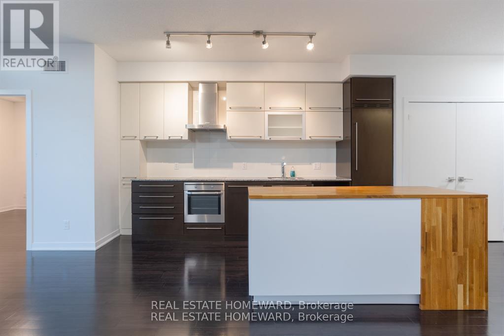 Photo 3 of 2612 770 Bay Street, Toronto ON