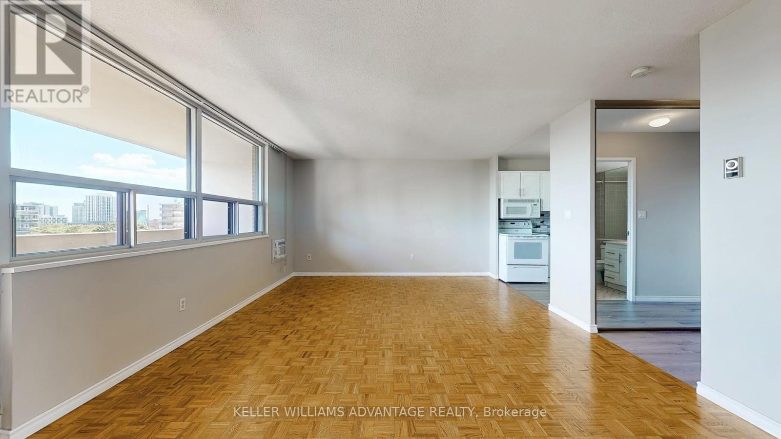 Photo 7 of 810 40 Homewood Avenue, Toronto ON