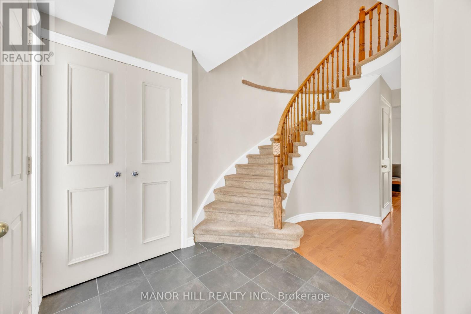 Photo 19 of 72 Lacewood Crescent, Brampton ON