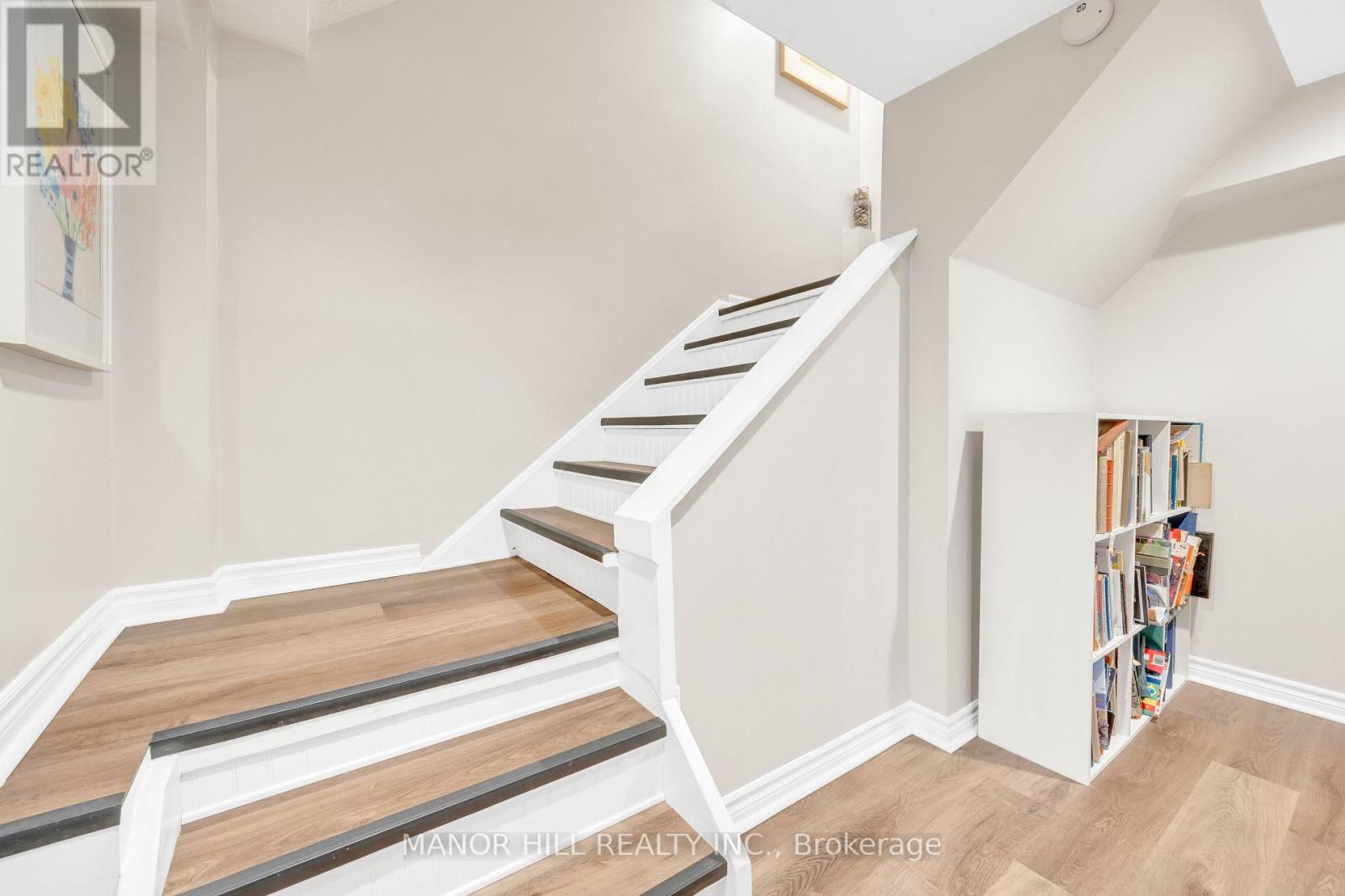 Photo 27 of 72 Lacewood Crescent, Brampton ON