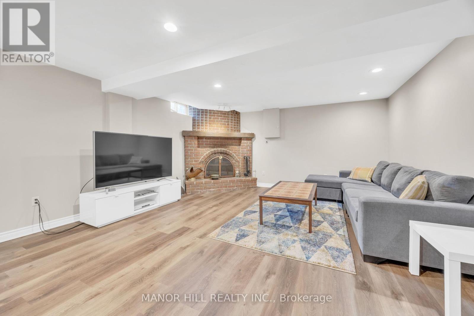 Photo 31 of 72 Lacewood Crescent, Brampton ON