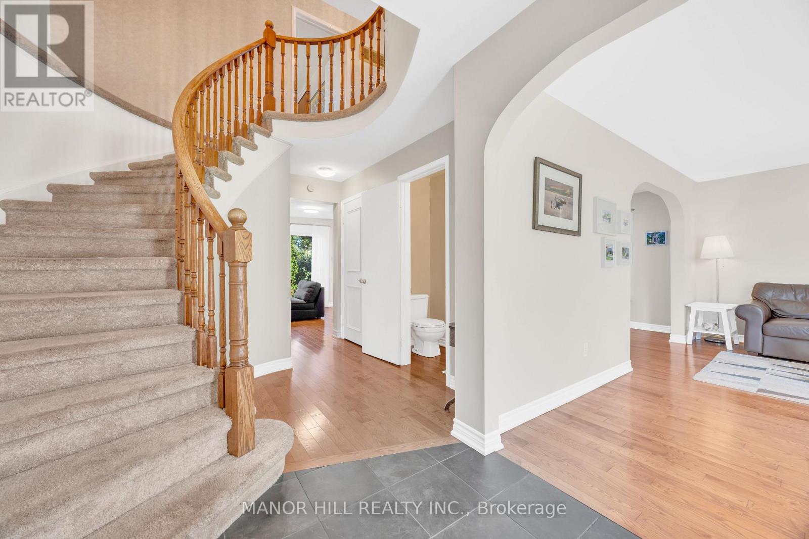 Photo 6 of 72 Lacewood Crescent, Brampton ON