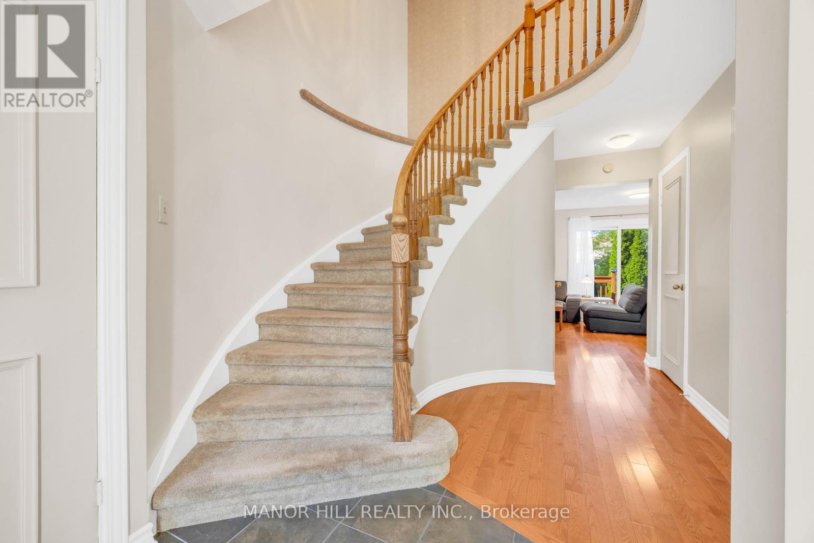 Photo 7 of 72 Lacewood Crescent, Brampton ON