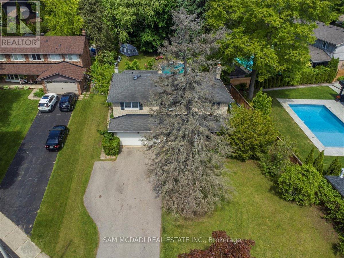 Photo 20 of 1571 Yew Street, Mississauga ON
