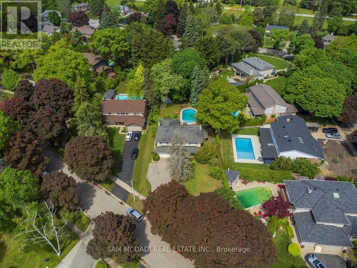 Photo 23 of 1571 Yew Street, Mississauga ON
