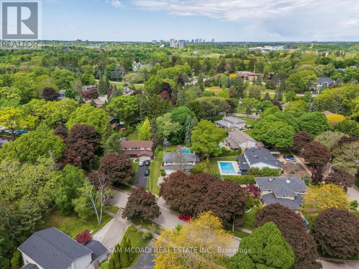Photo 33 of 1571 Yew Street, Mississauga ON