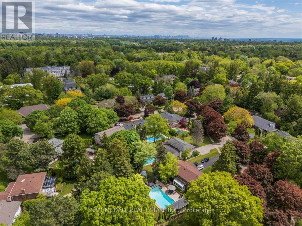 Photo 37 of 1571 Yew Street, Mississauga ON