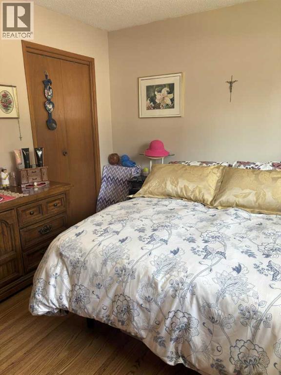 Photo 15 of 4924 40 Avenue Nw, Calgary AB