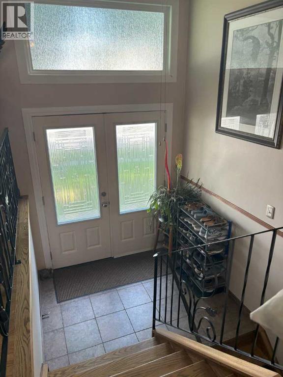 Photo 4 of 4924 40 Avenue Nw, Calgary AB