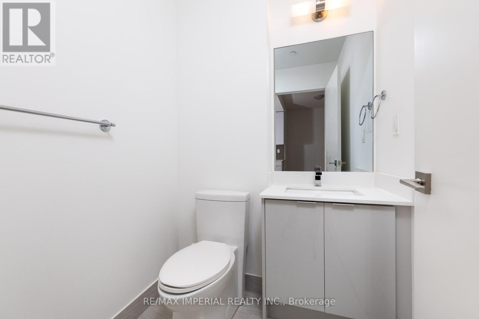 Photo 13 of 701 2916 Highway 7, Vaughan ON