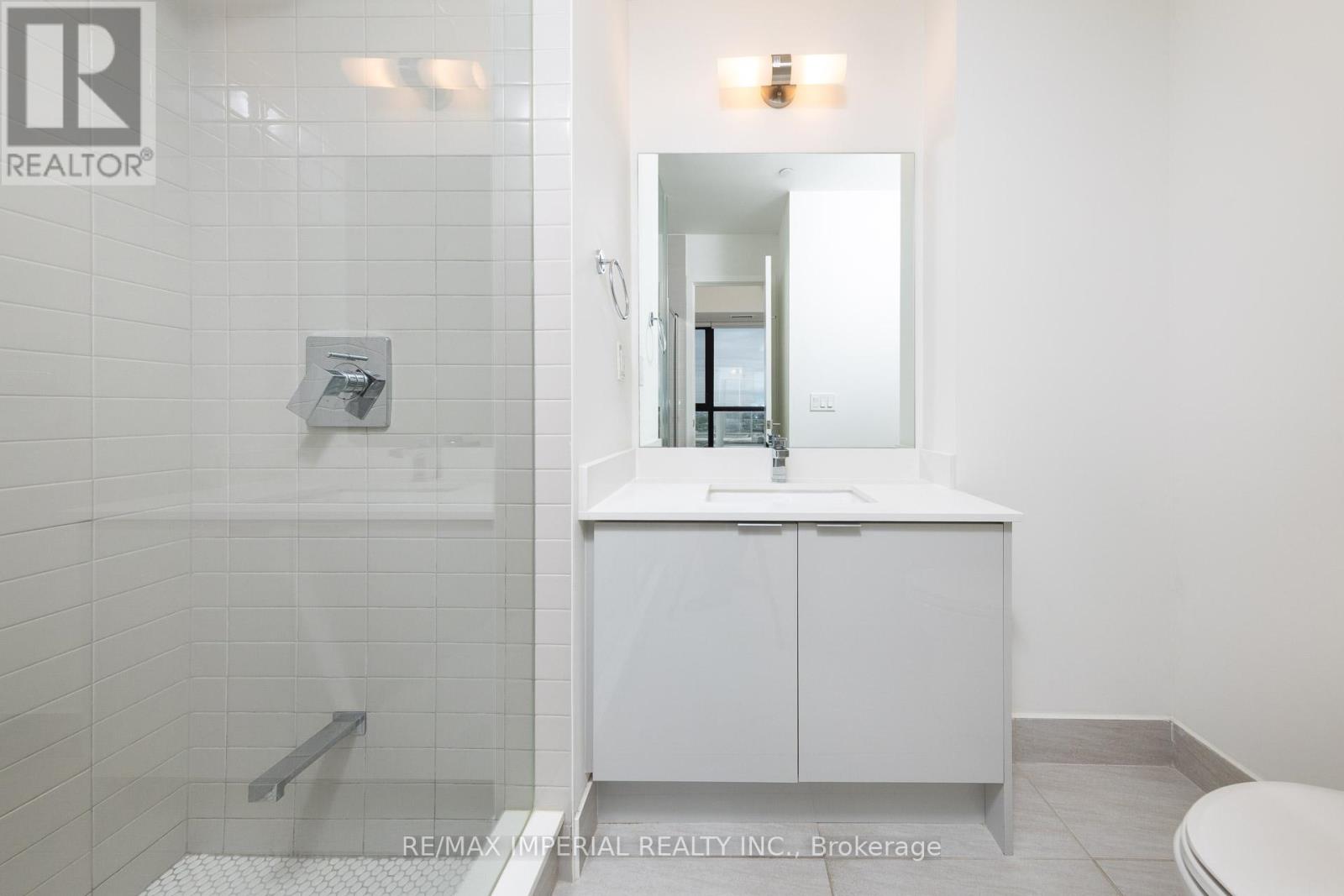 Photo 16 of 701 2916 Highway 7, Vaughan ON