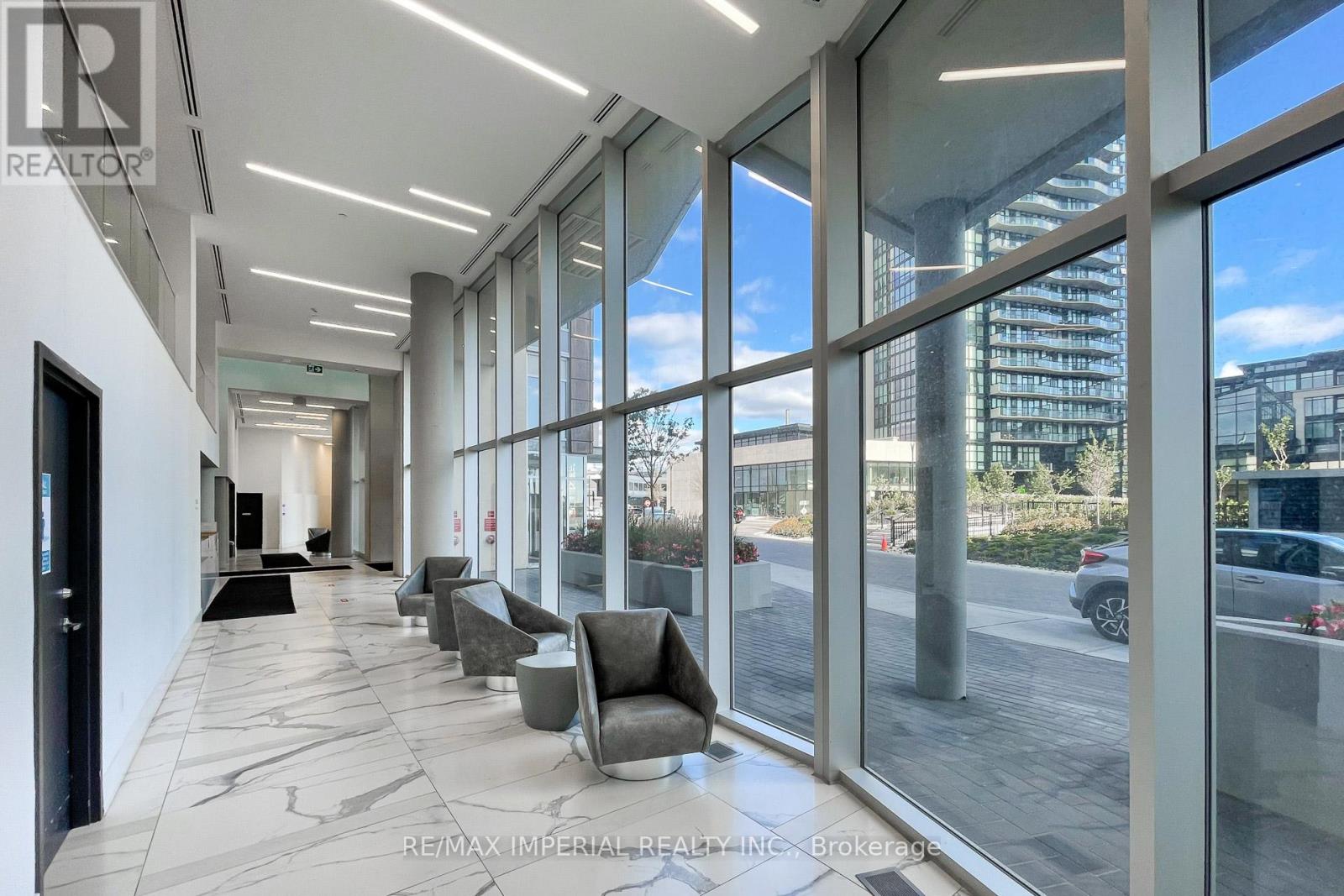 Photo 18 of 701 2916 Highway 7, Vaughan ON