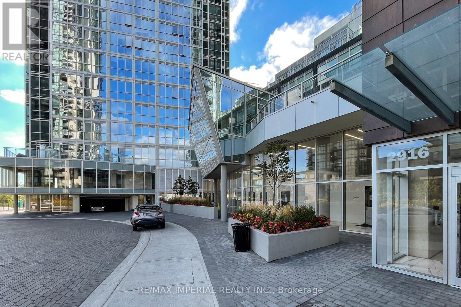 Photo 20 of 701 2916 Highway 7, Vaughan ON