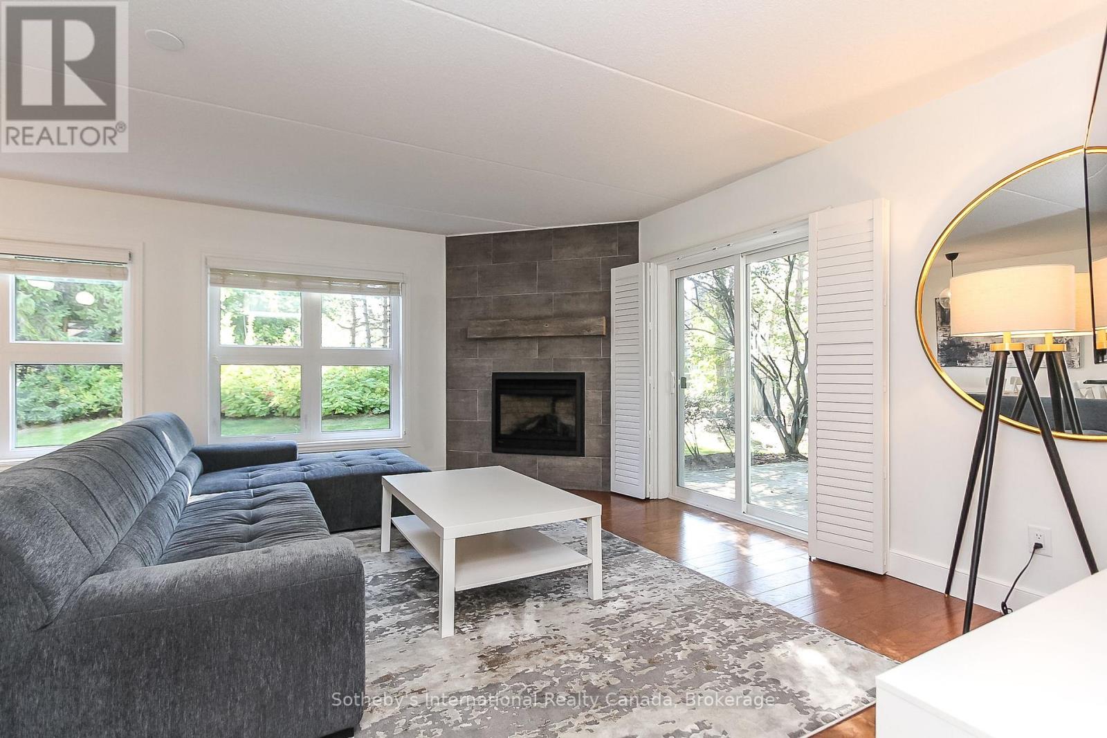 Photo 11 of 411 Mariners Way, Collingwood ON