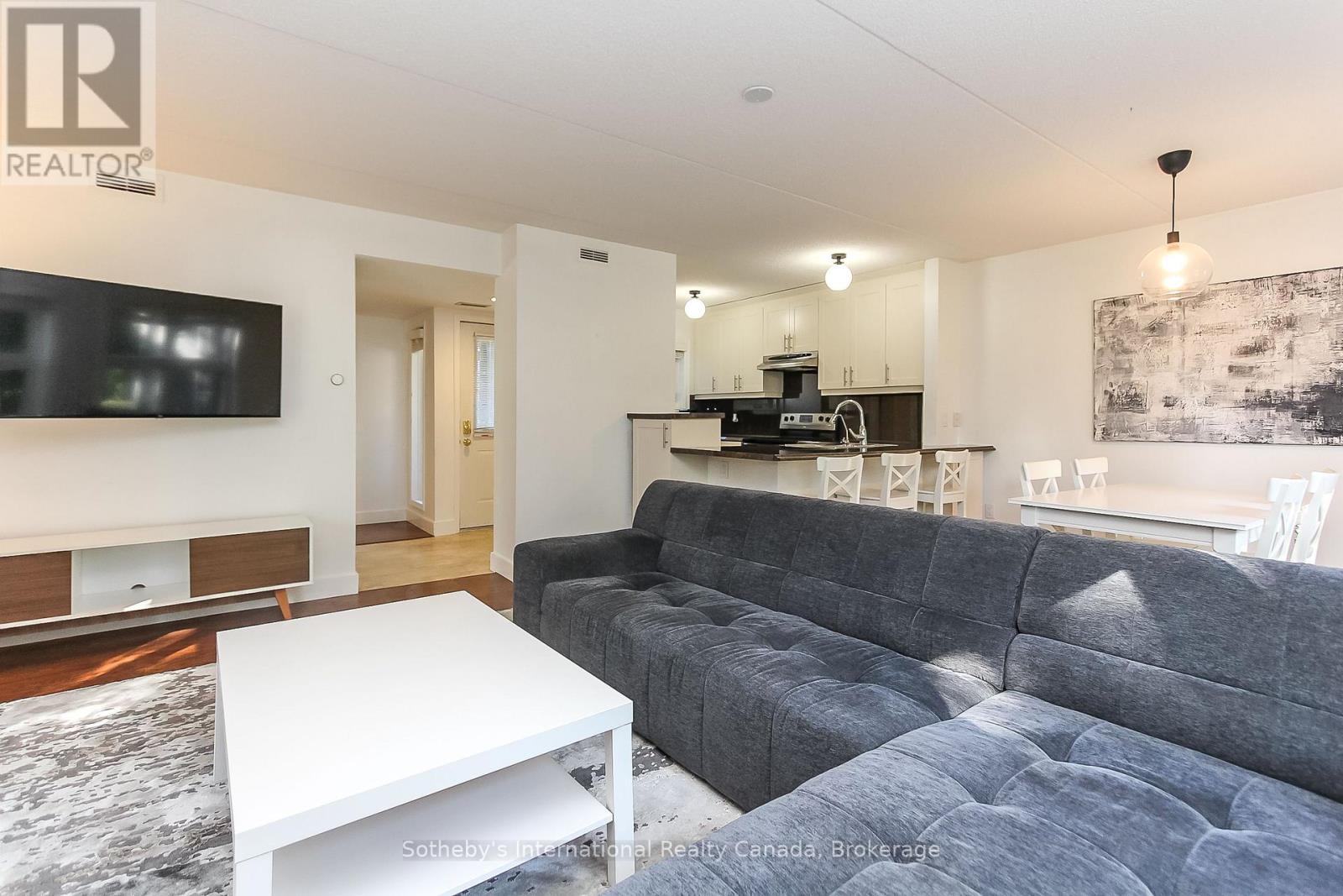 Photo 15 of 411 Mariners Way, Collingwood ON