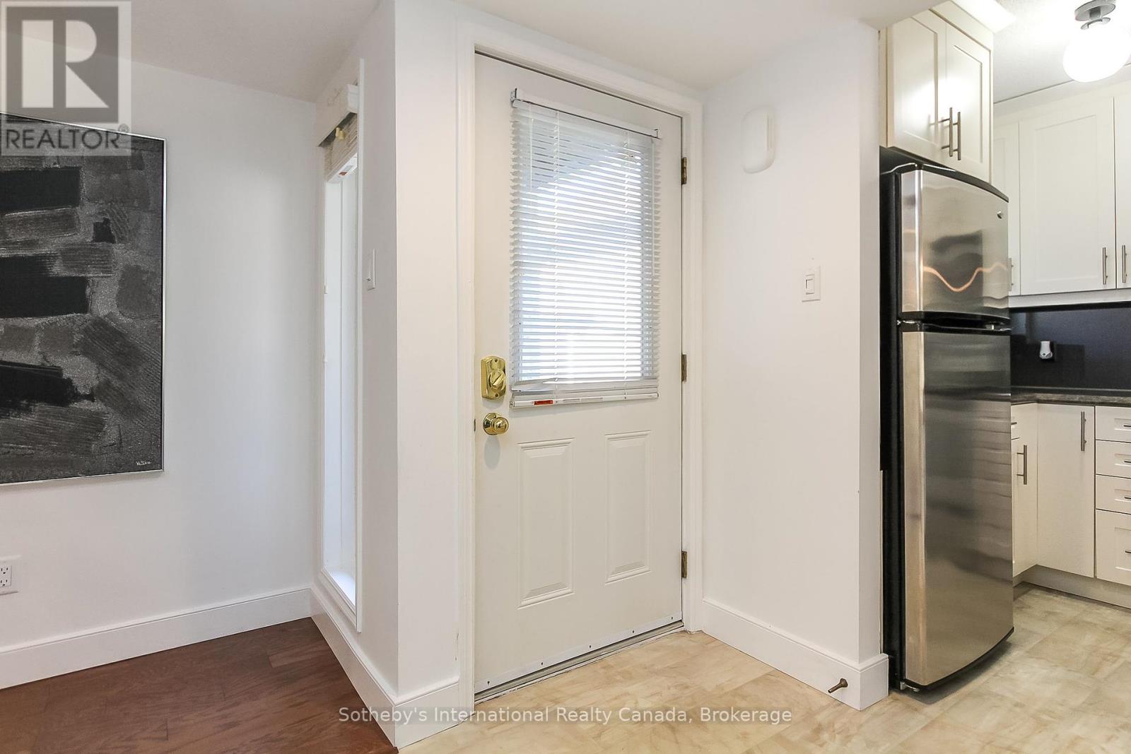 Photo 5 of 411 Mariners Way, Collingwood ON