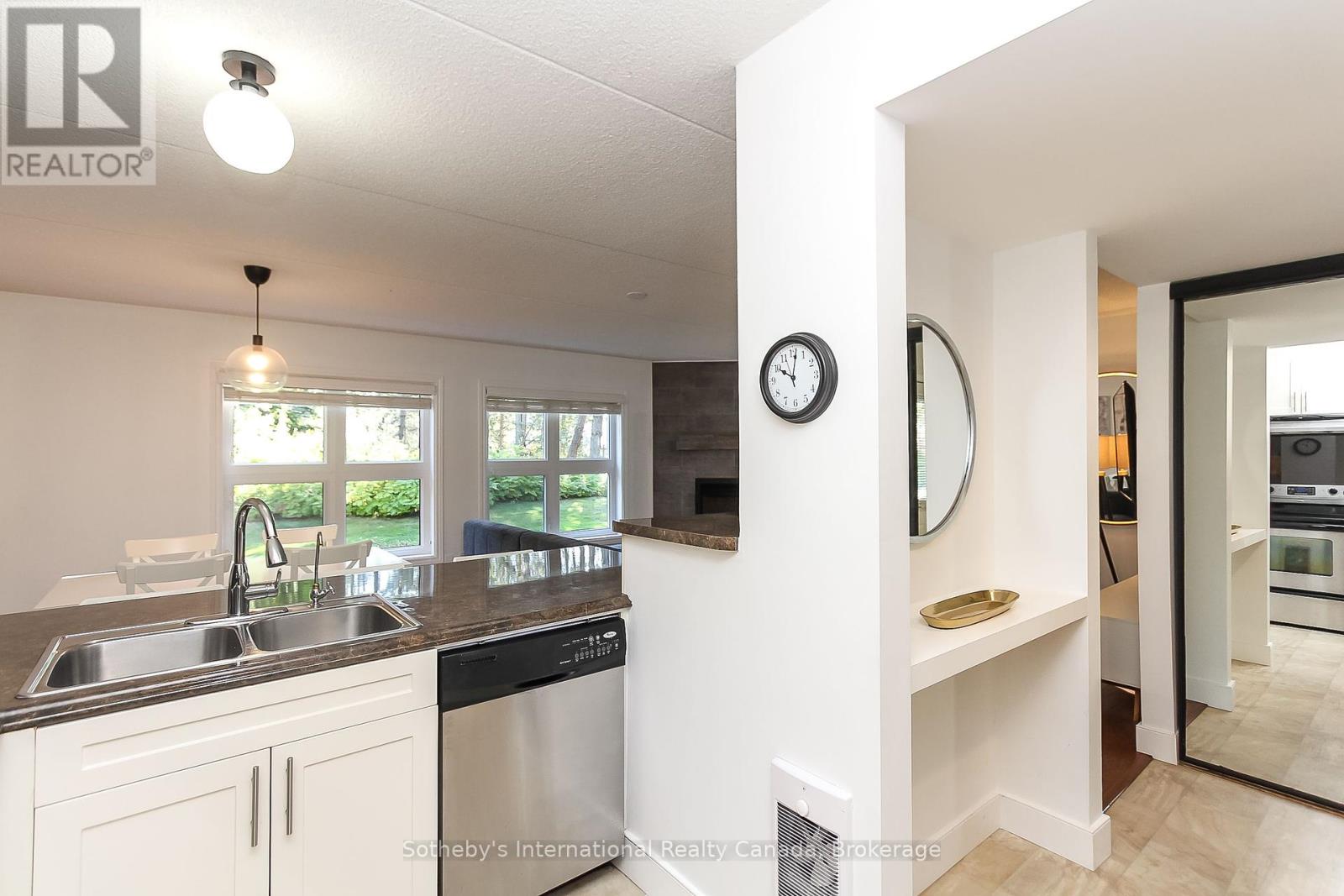 Photo 8 of 411 Mariners Way, Collingwood ON