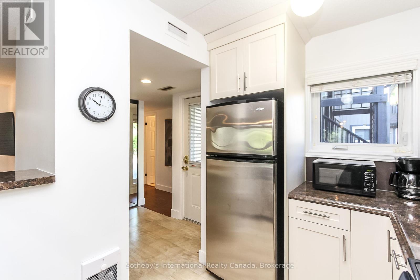 Photo 9 of 411 Mariners Way, Collingwood ON