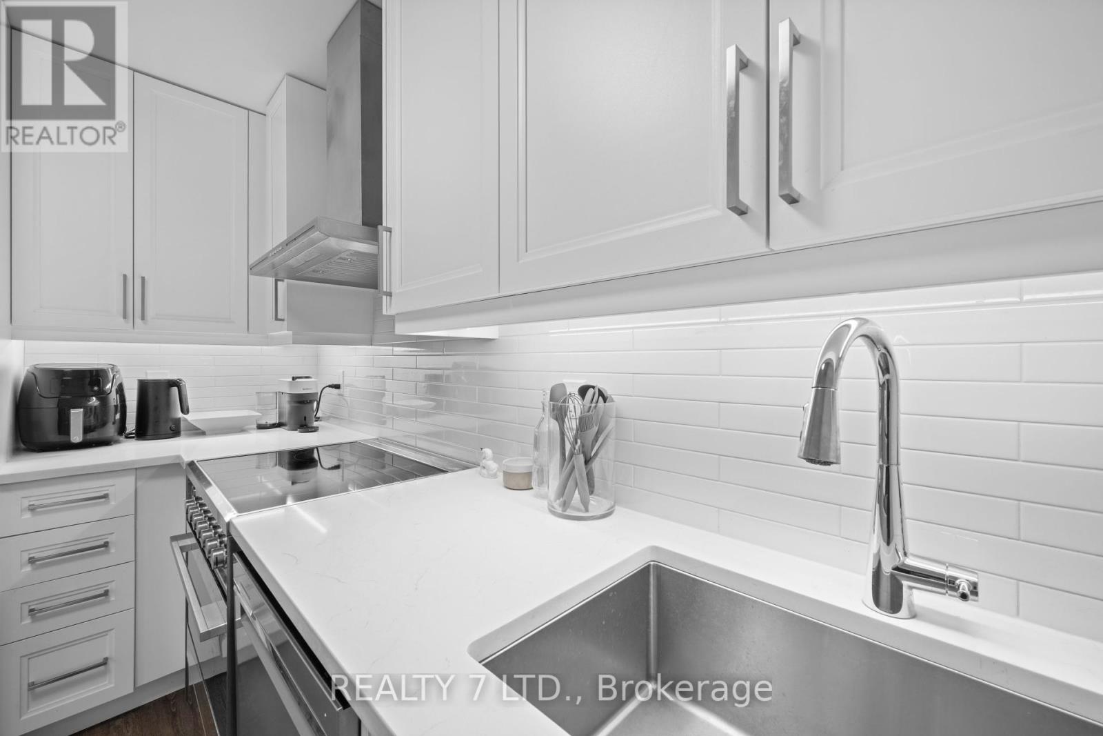 Photo 16 of 1701 500 Brock Avenue N, Burlington ON
