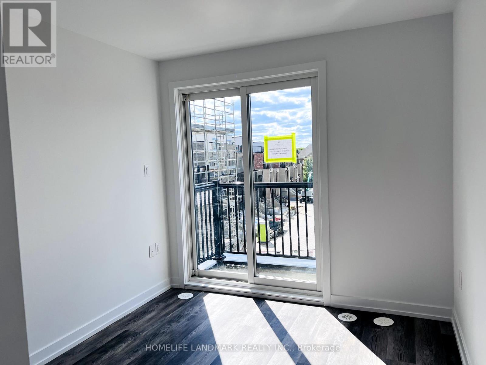 Photo 9 of 214 3 Bancroft Lane, Richmond Hill ON