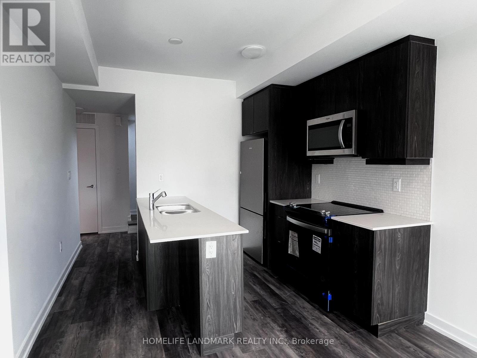 Photo 3 of 214 3 Bancroft Lane, Richmond Hill ON