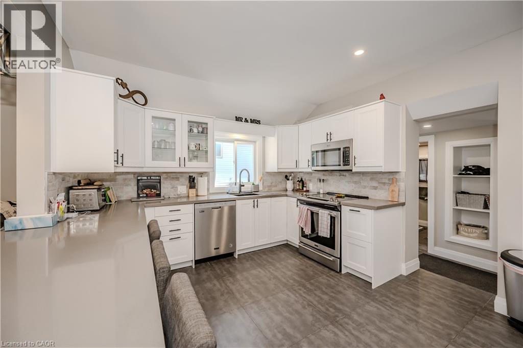 Photo 8 of 126 Poplar Avenue, Acton ON
