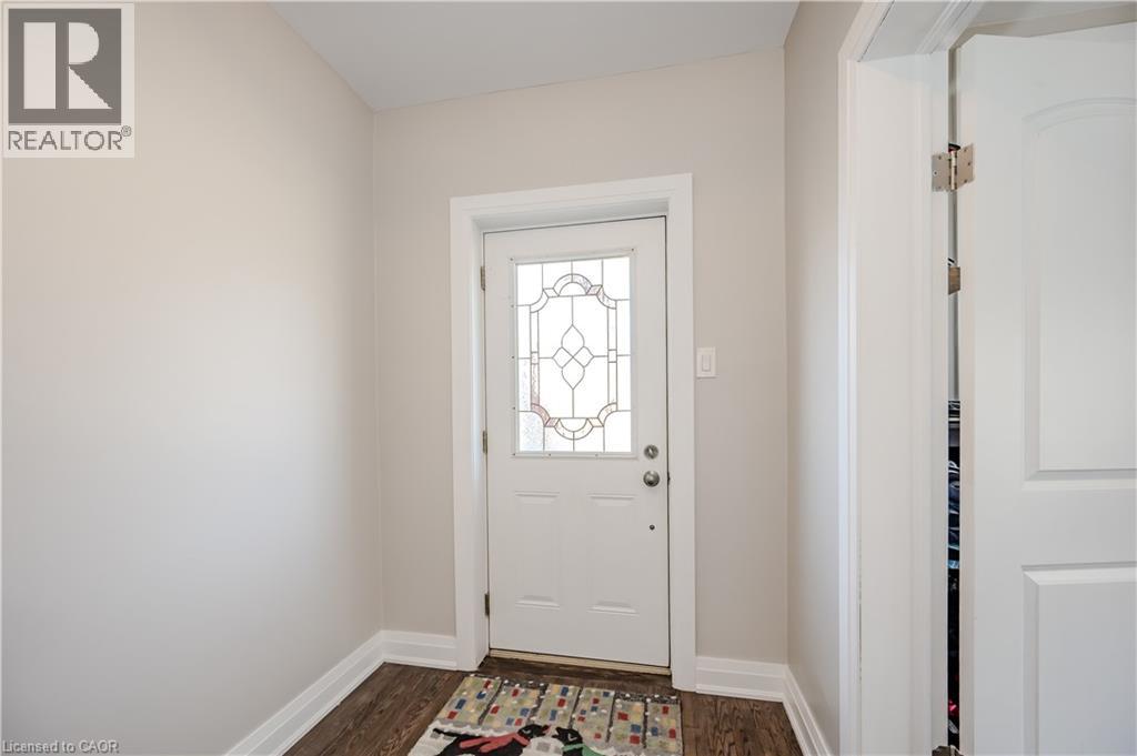 Photo 4 of 126 Poplar Avenue, Acton ON
