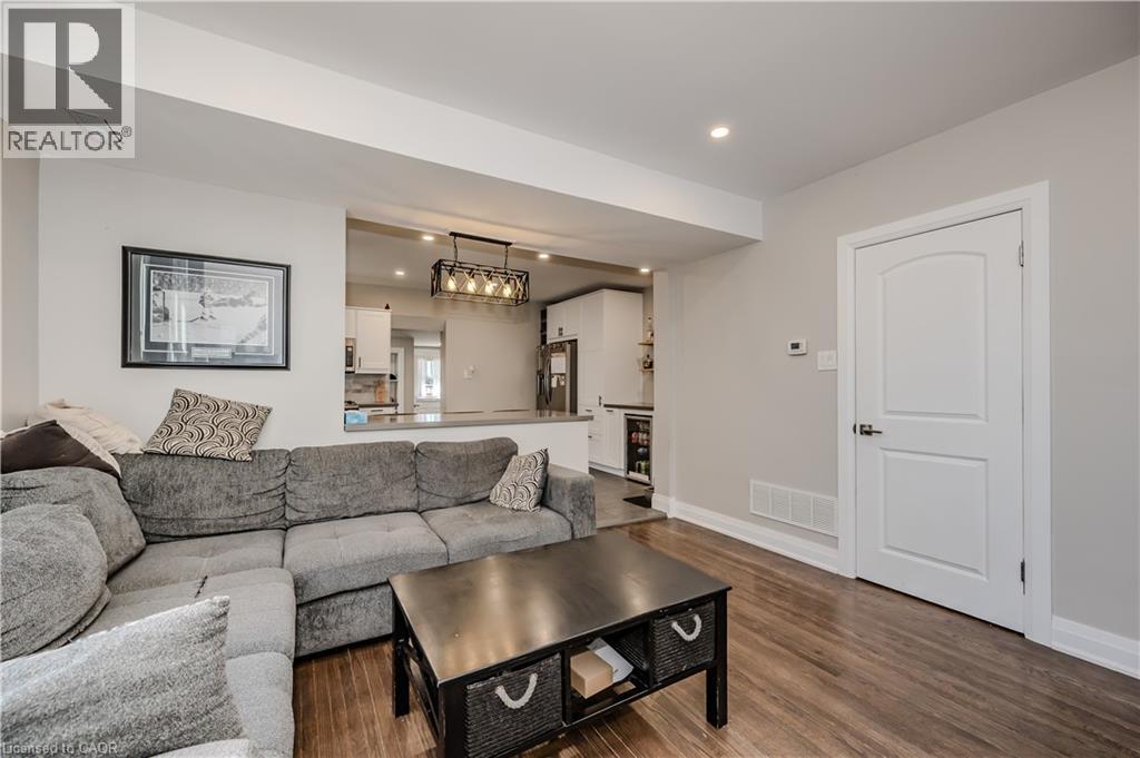 Photo 6 of 126 Poplar Avenue, Acton ON