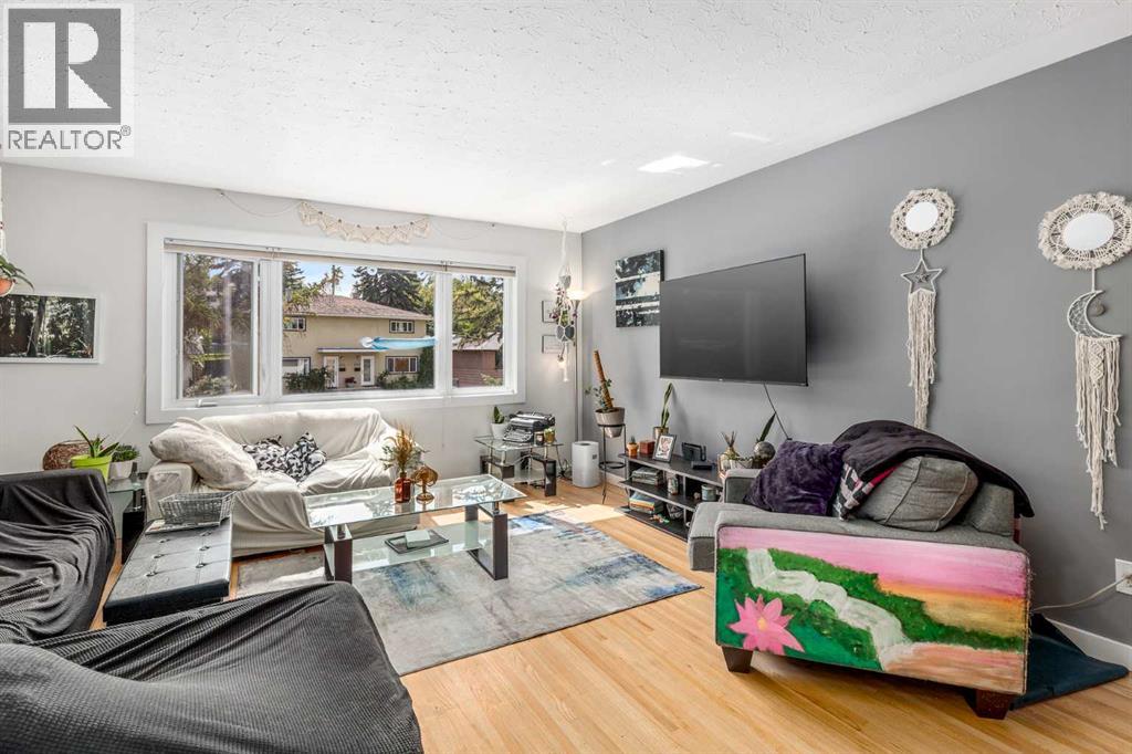 Photo 3 of 206 208 43 Avenue Sw, Calgary AB