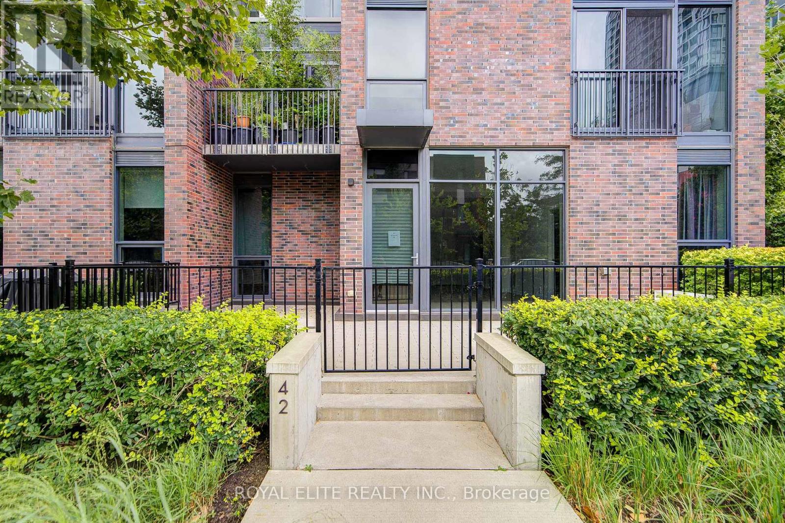 Photo 35 of 101 20 Tubman Avenue, Toronto ON