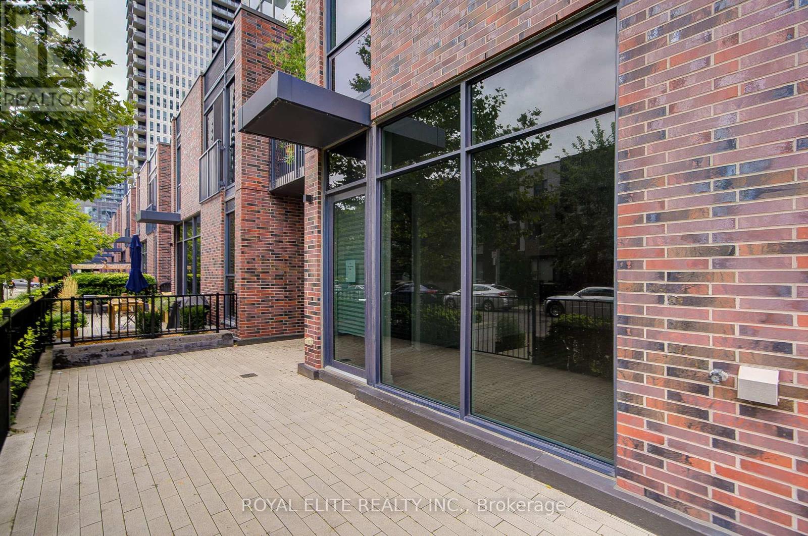 Photo 38 of 101 20 Tubman Avenue, Toronto ON