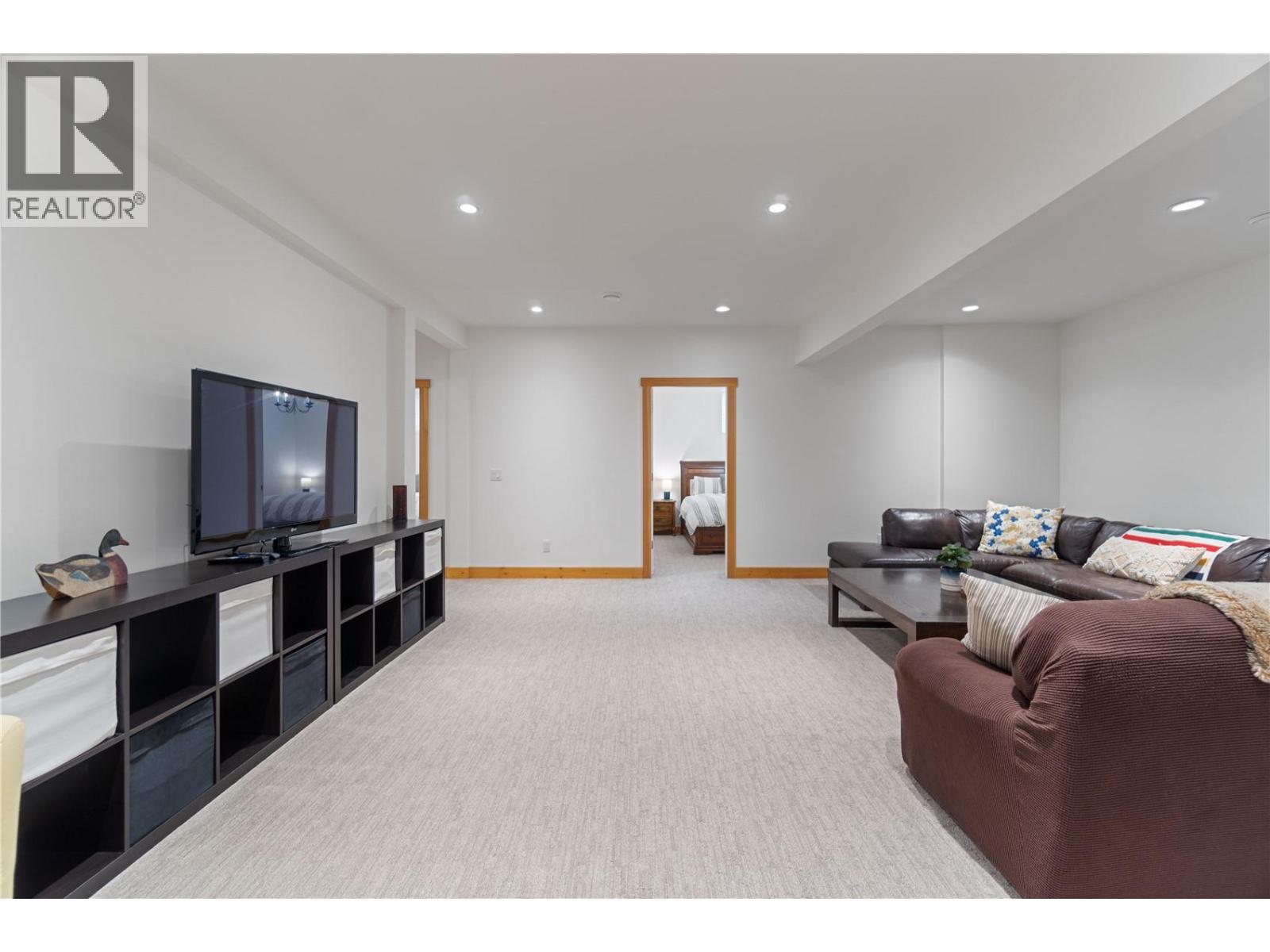 6400 Keyes Avenue, Peachland