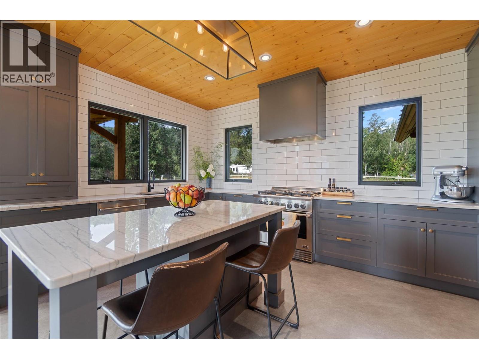 6400 Keyes Avenue, Peachland