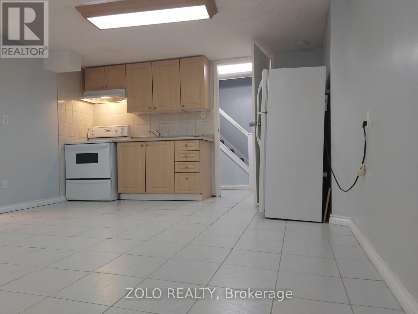 Photo 3 of Basement 12 Glenstroke Drive, Toronto ON