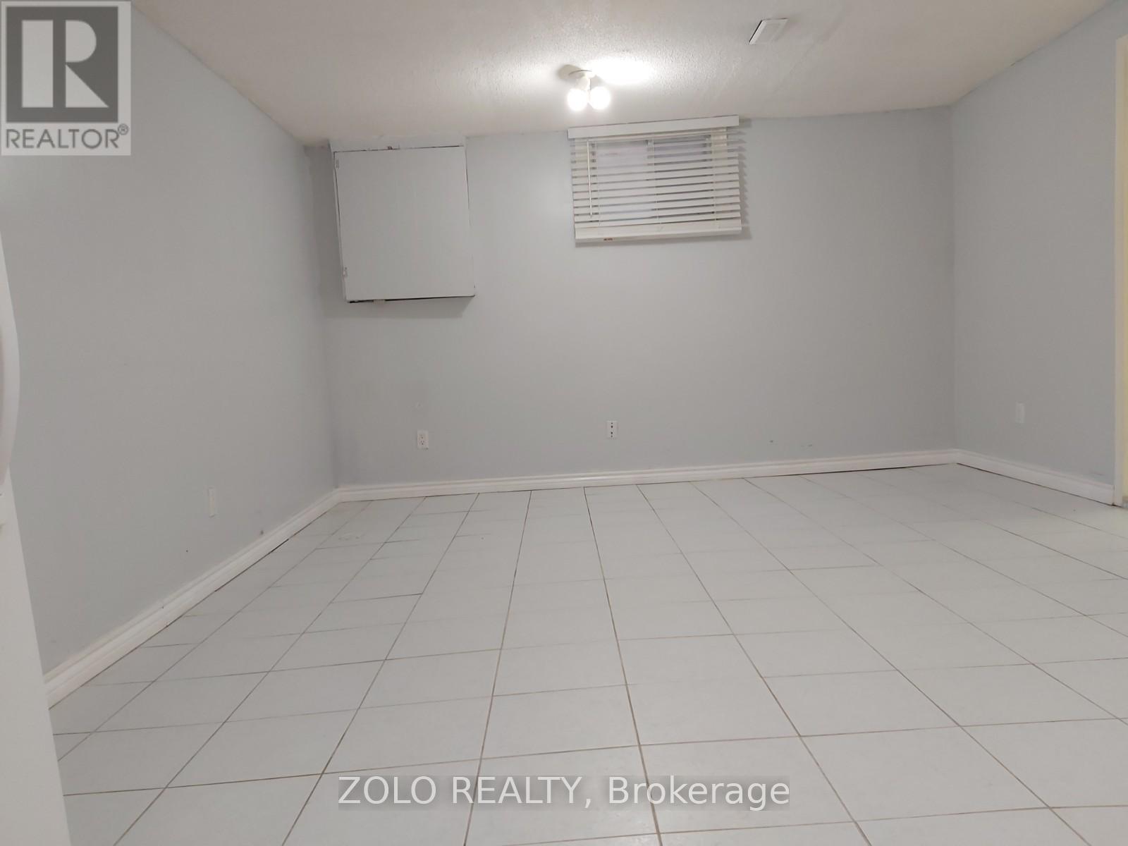 Photo 5 of Basement 12 Glenstroke Drive, Toronto ON