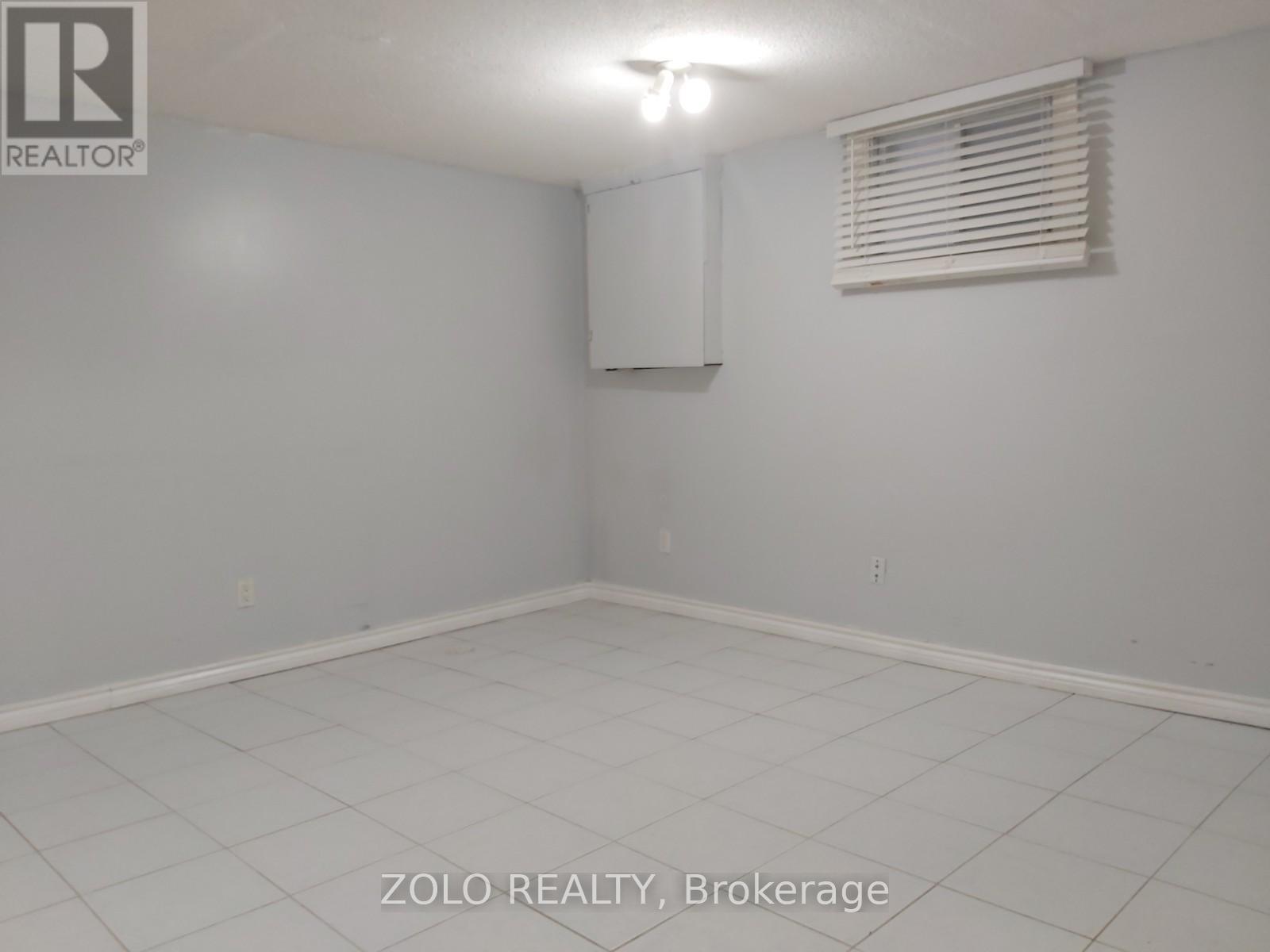Photo 6 of Basement 12 Glenstroke Drive, Toronto ON