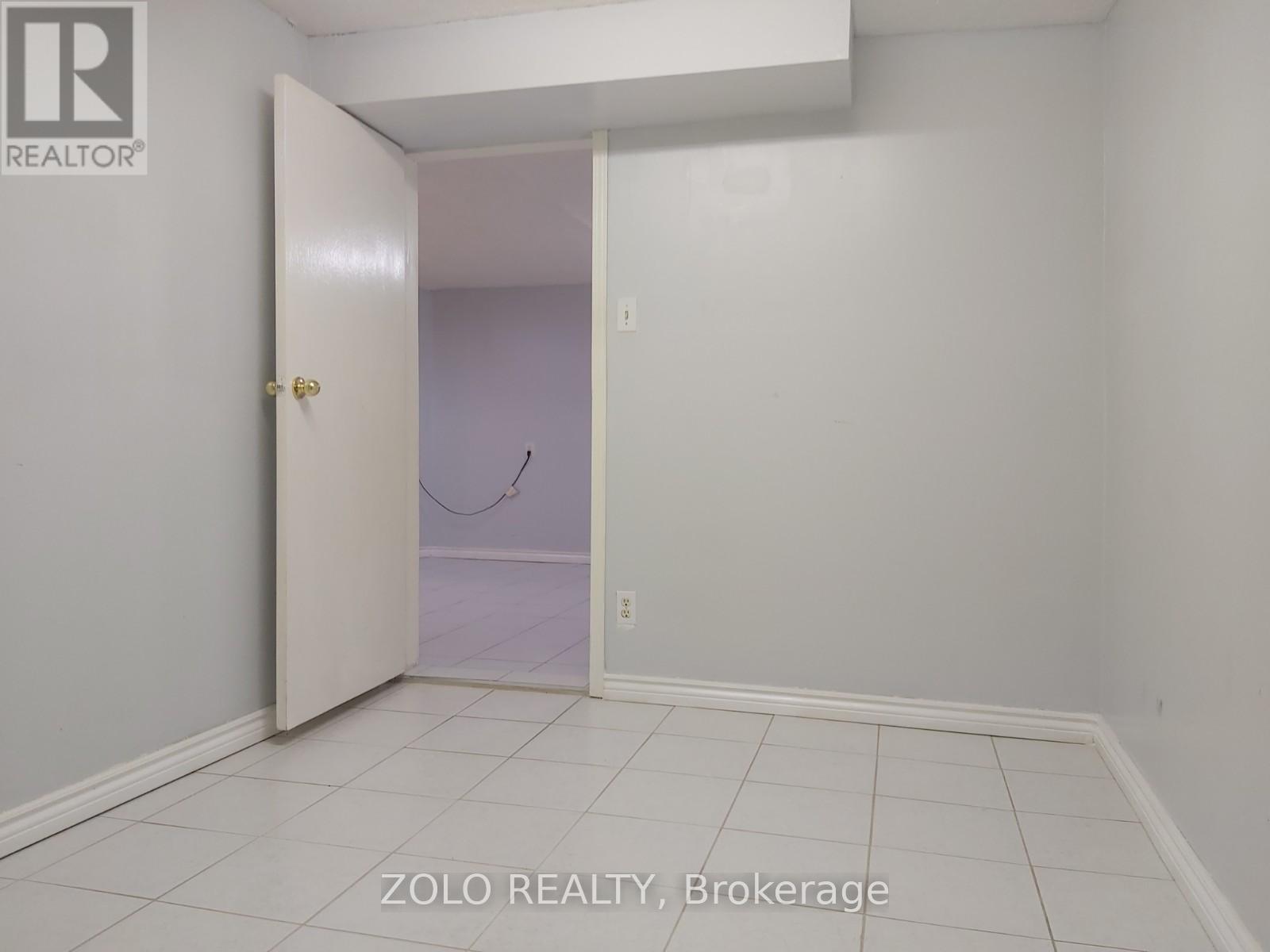 Photo 8 of Basement 12 Glenstroke Drive, Toronto ON