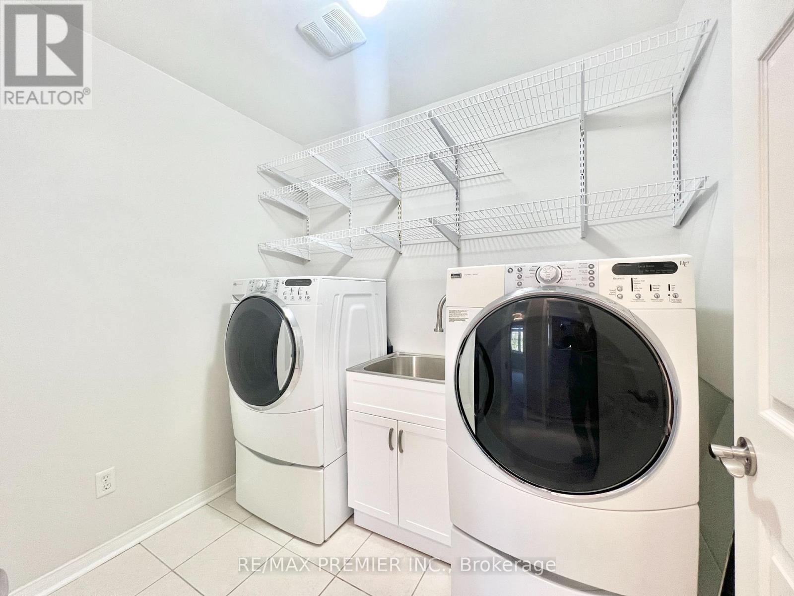 Photo 21 of 155 Penndutch Circle, Whitchurchstouffville ON