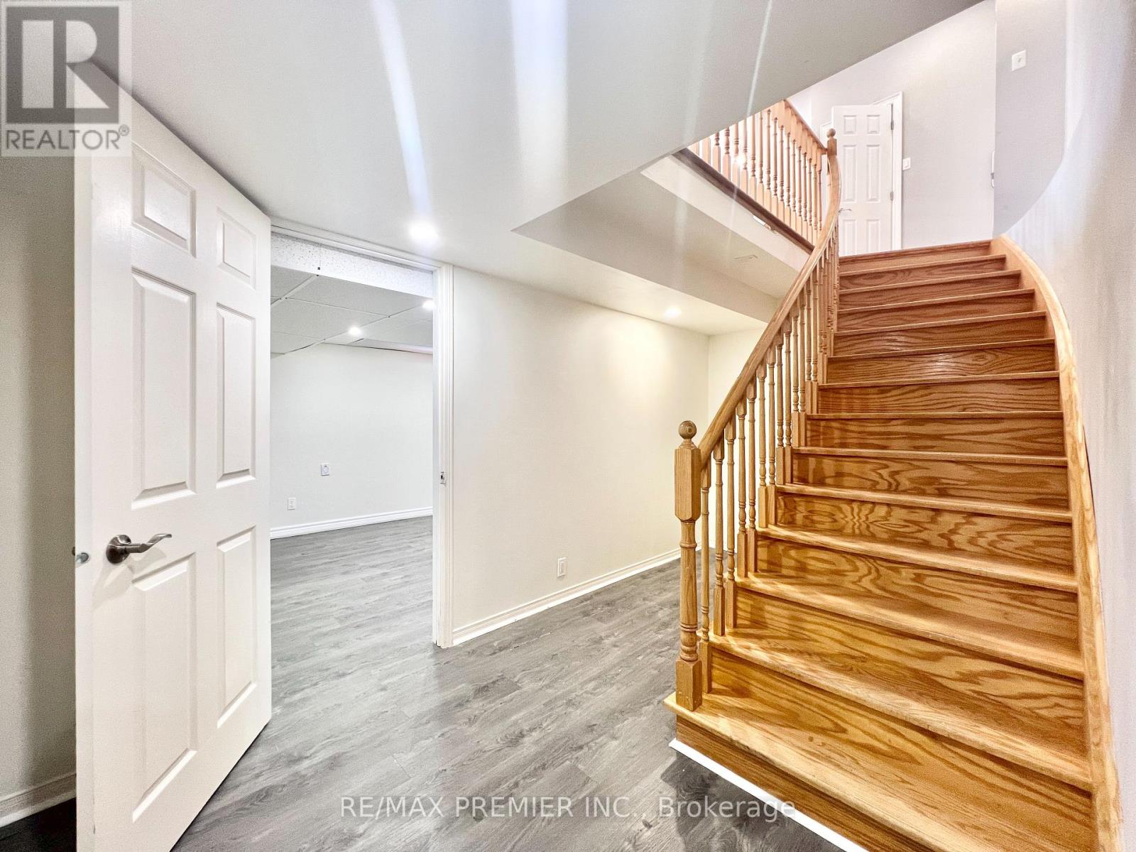 Photo 23 of 155 Penndutch Circle, Whitchurchstouffville ON