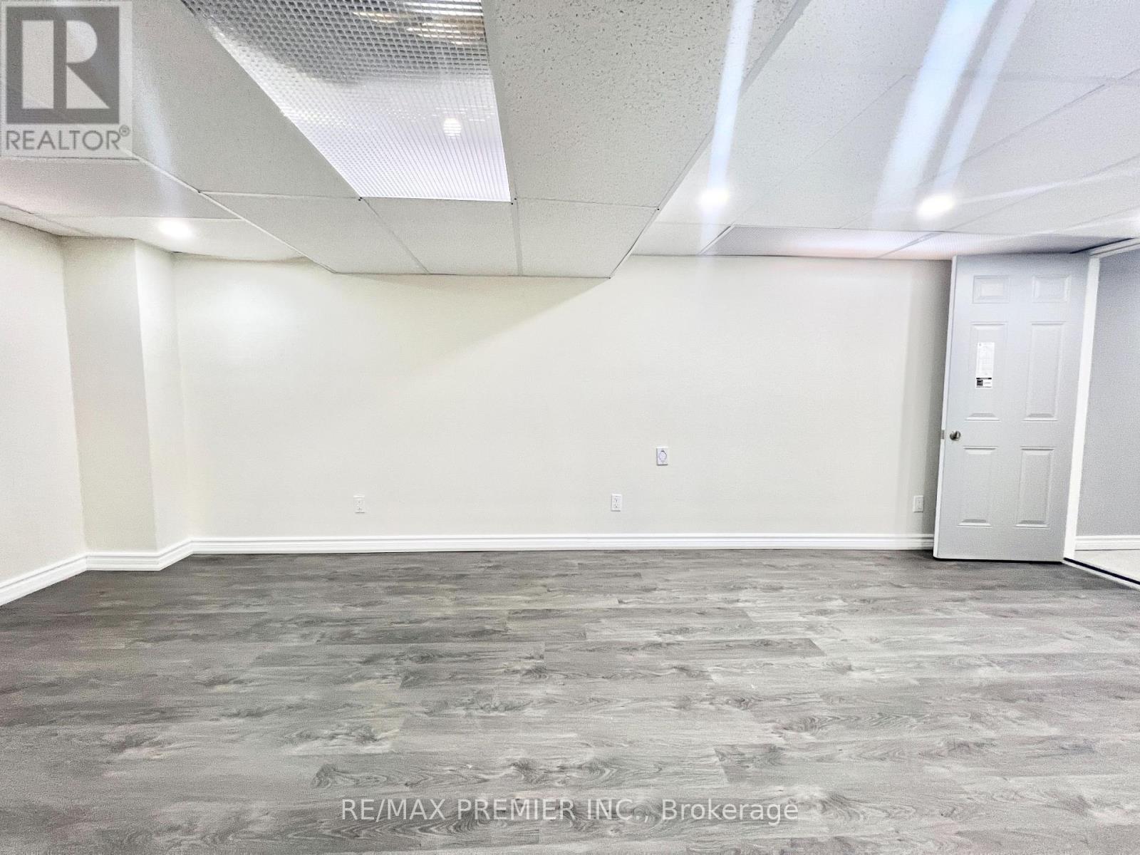 Photo 28 of 155 Penndutch Circle, Whitchurchstouffville ON
