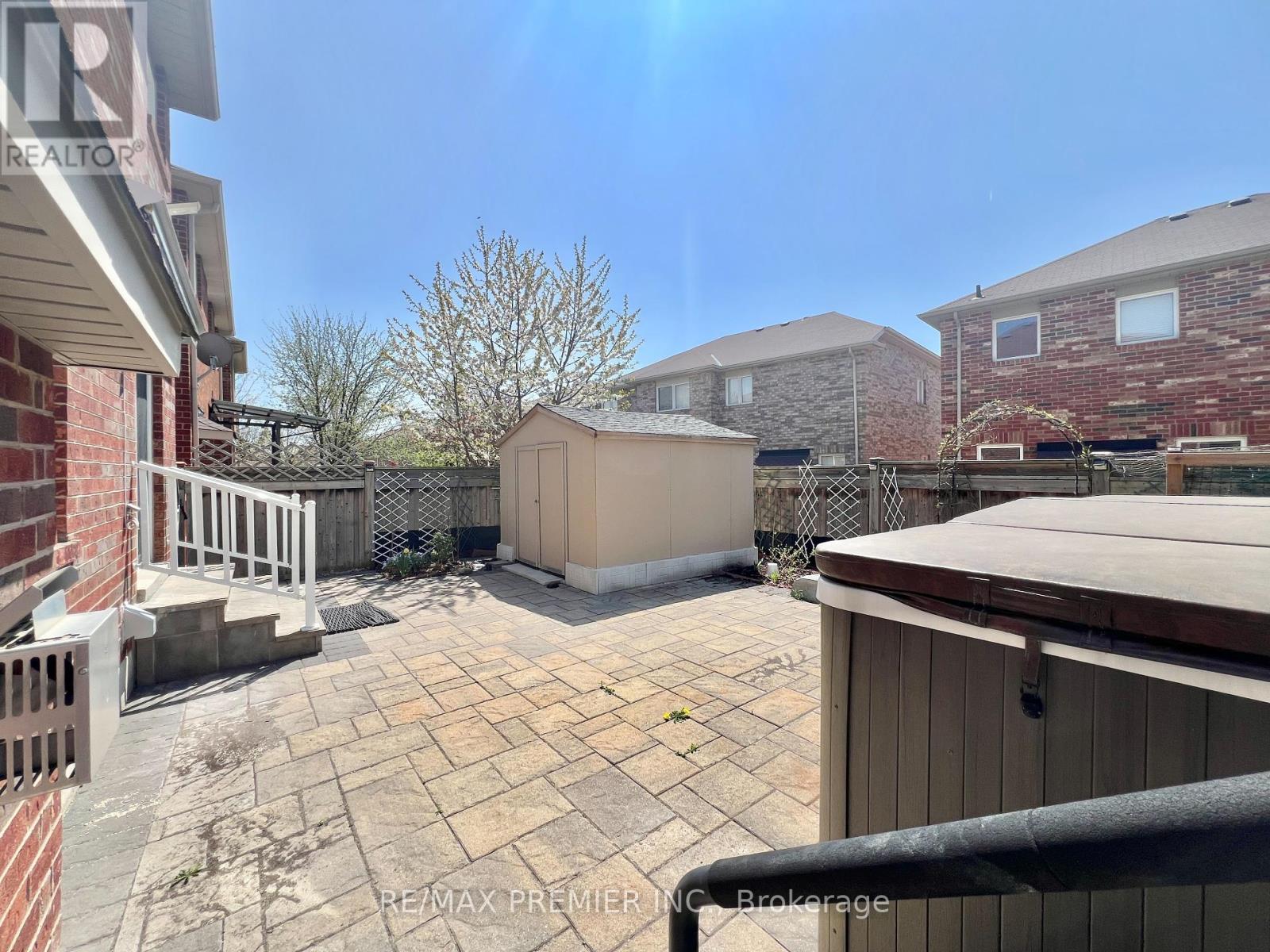 Photo 30 of 155 Penndutch Circle, Whitchurchstouffville ON