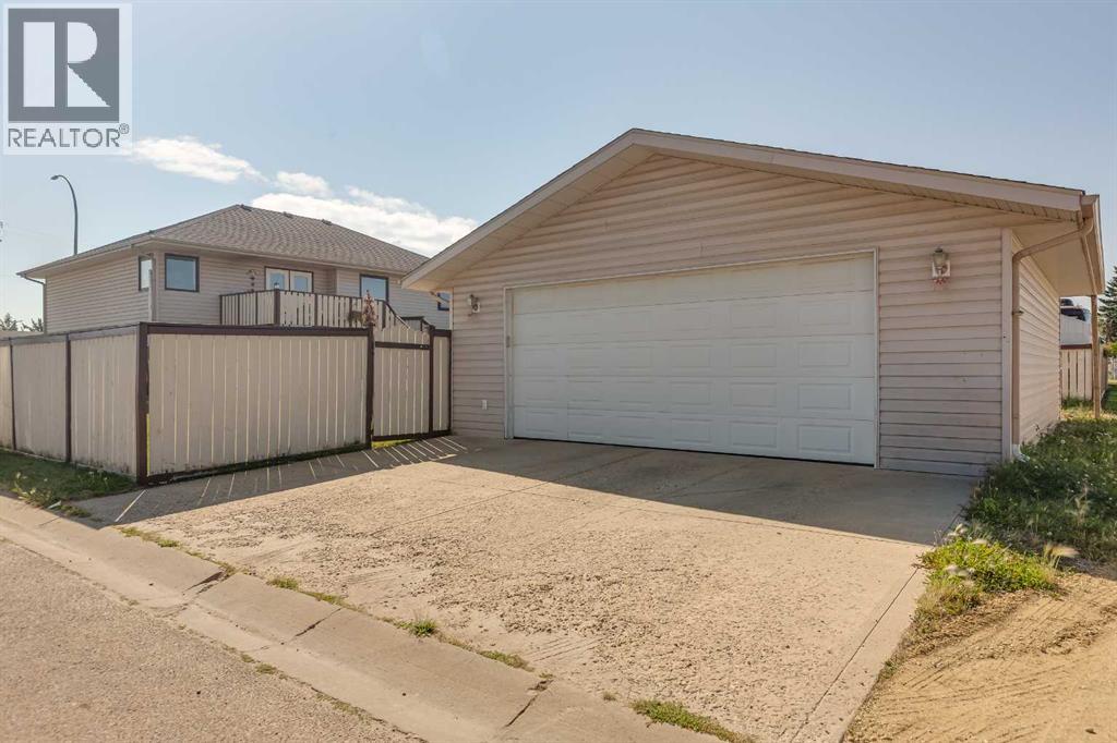 Photo 49 of 4 Harrison, Sylvan Lake AB