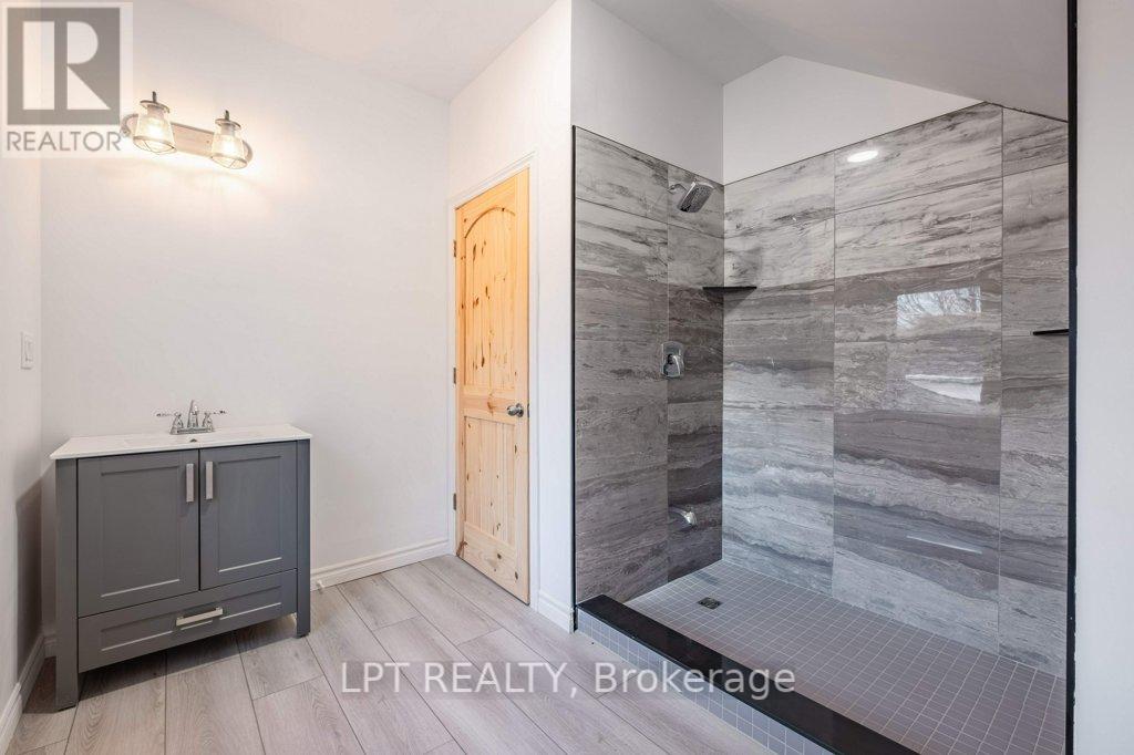 Photo 18 of 311 Thomas Street, Deseronto ON