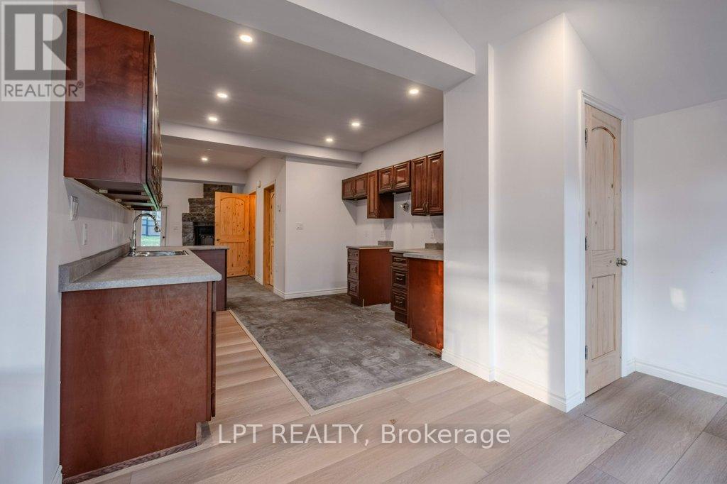 Photo 13 of 311 Thomas Street, Deseronto ON