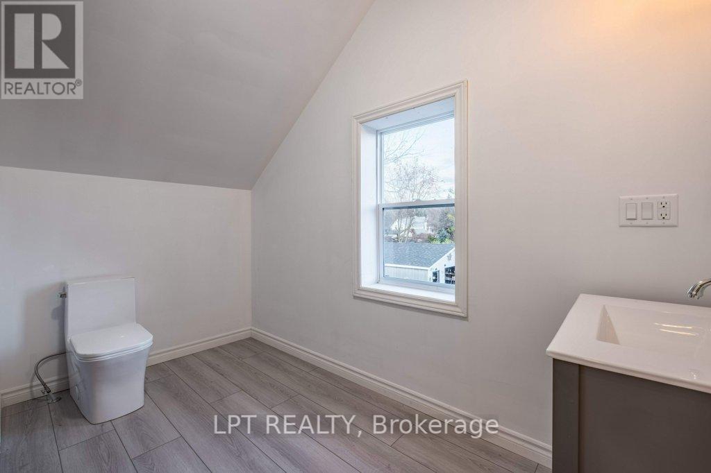 Photo 19 of 311 Thomas Street, Deseronto ON