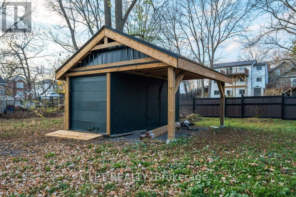 Photo 32 of 311 Thomas Street, Deseronto ON