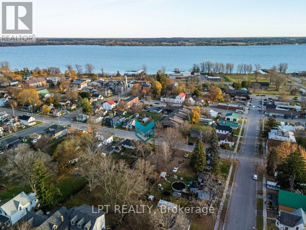 Photo 4 of 311 Thomas Street, Deseronto ON