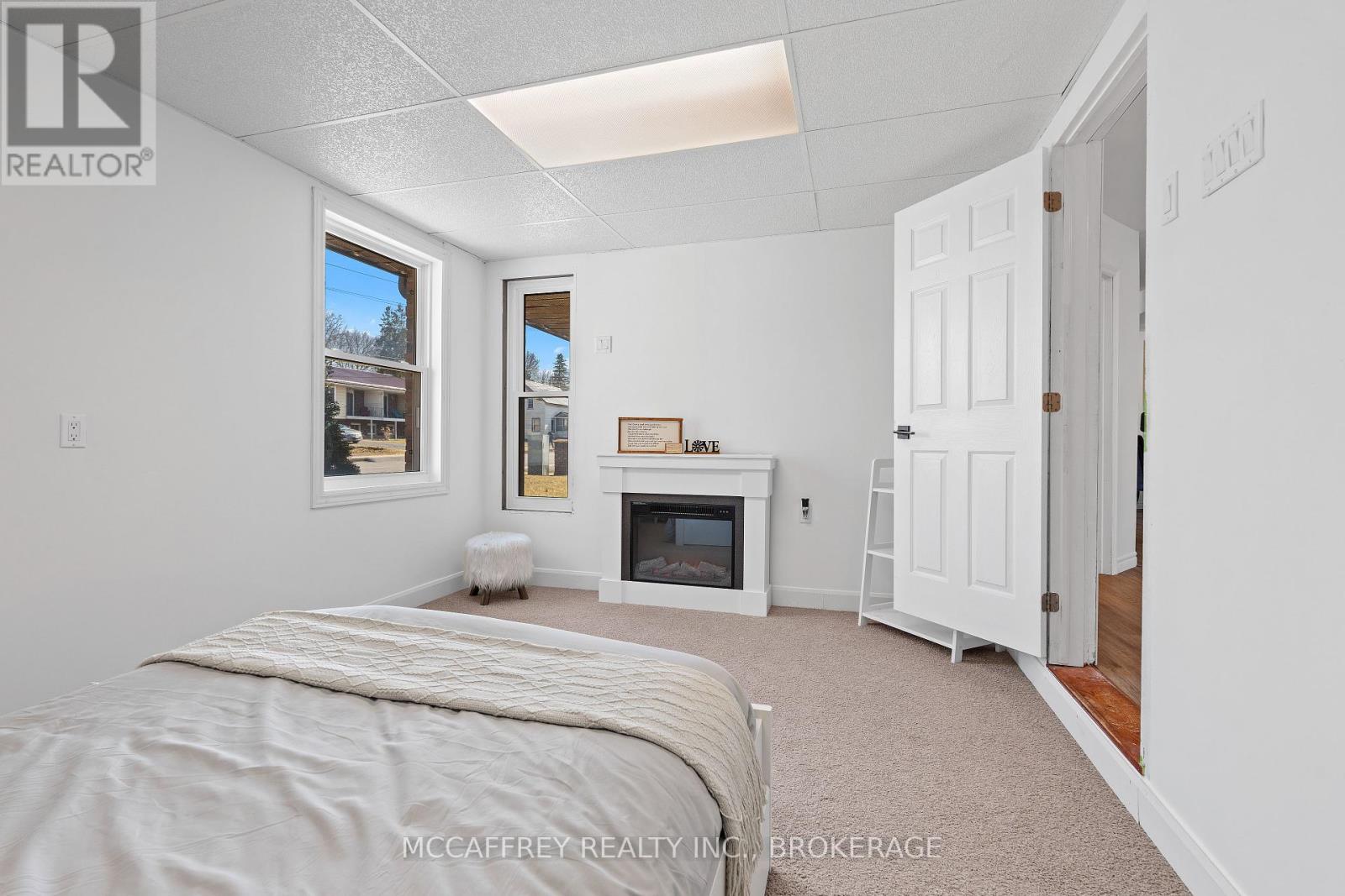 Photo 35 of 137 Thomas Street W, Greater Napanee ON