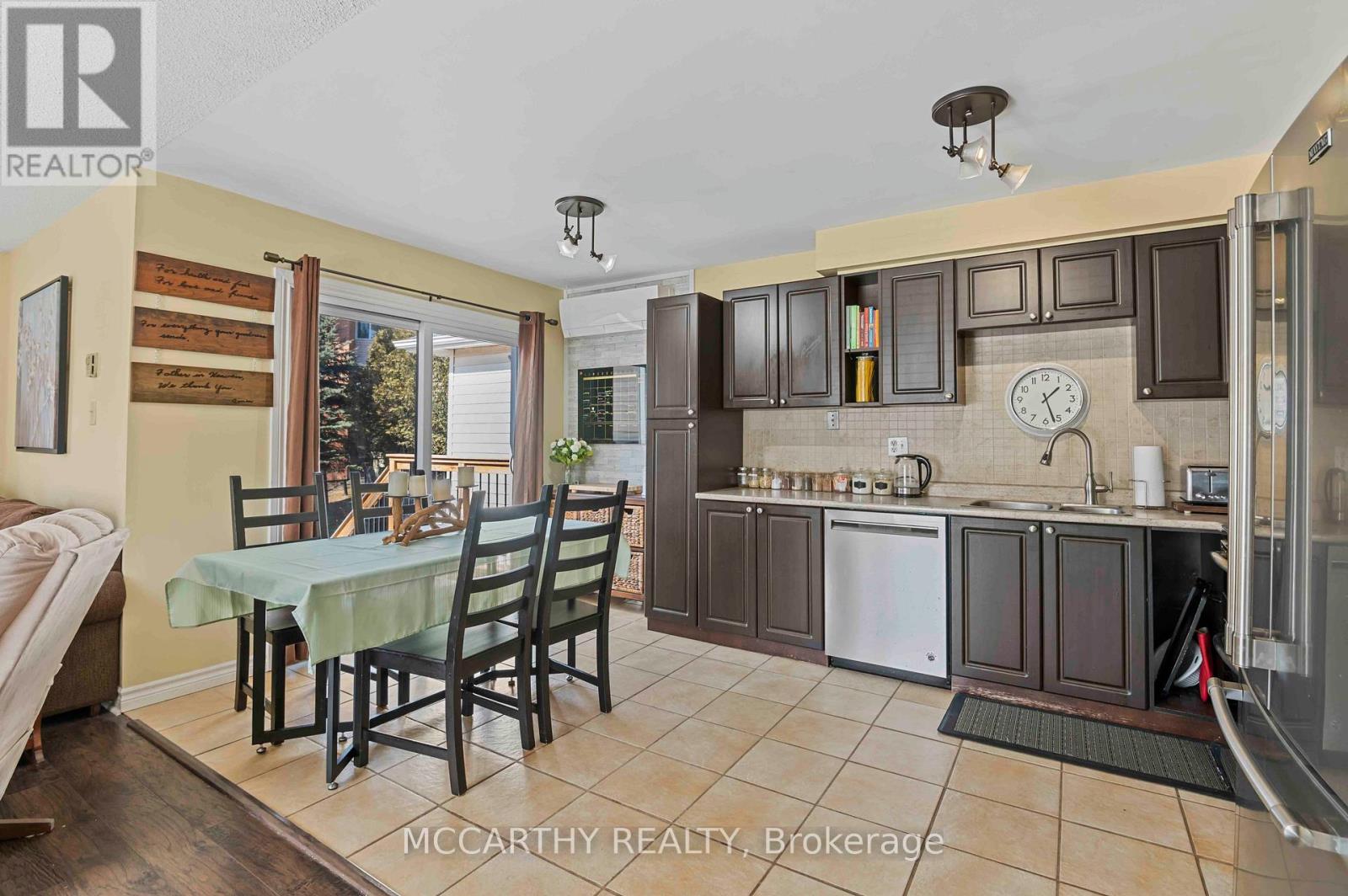 Photo 11 of 300 Shelburne Place, Shelburne ON